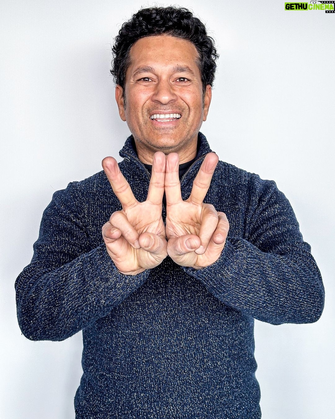 Sachin Tendulkar Instagram - Showing my support from the valleys of Kashmir to our women cricketers in Bengaluru who are gearing up for the #TATAWPL. 👏 #CheerTheW with me and catch the LIVE Action, starting today from 6pm on #JioCinema & #Sports18 👈 #TATAWPLonJioCinema #TATAWPLonSports18 #Collab
