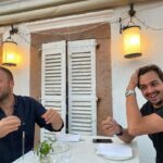 Sadri Alışık Instagram - #tb Good Memories 🤜🤛 📸@arcaakalin Ayna Cafe Restoran Cunda, Ayvalik