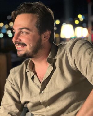 Sadri Alışık Instagram - Bir dolunay akşamı…
Göğe bakalım… 
📸 @keremalisik