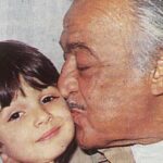 Sadri Alışık Instagram - 26 sene olmuş seni kaybedeli. Keşke hayat daha fazla anı biriktirmemize izin verseydi. Ama tüm Türkiye seni o kadar çok seviyor ve sevdiğini o kadar içtenlikle anlatıyor ki, sen hep yanı başımızda, hep kalbimizin en güzel köşesinde olmaya devam ediyorsun. Ben biriktiremediğiz tüm güzel anıları tüm Türkiye ile birlikte seni izlerken ve dinlerken biriktirmeye devam ediyorum. Hepimiz seni çok özledik. Ellerinden öperiz dedecim... #sadrialışık #sadrialışıksız26sene #18mart1995