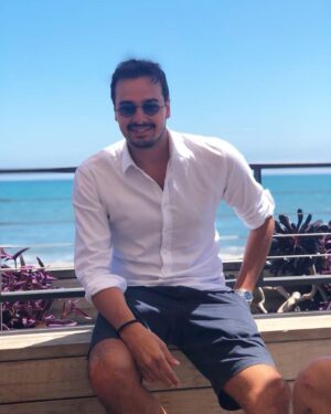 Sadri Alışık Instagram - Yazdan kalma bir günden. 
Bir sahne var aklımda. 
Güzel bir bahara güzel bir yaza... 🙏🏻🌞 #tb
