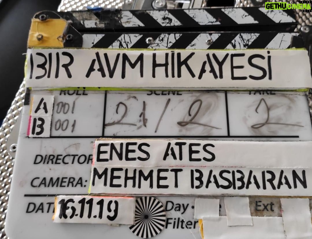 Sadri Alışık Instagram - Yeni filmimizin ilk set gününden. Hayır olsun uğur olsun.. 🙏🏻🎬