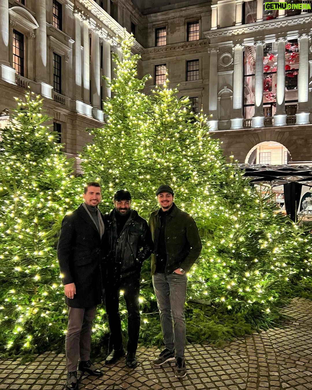 Sadri Alışık Instagram - Fall 2023 London 📸 #goodmemories #tb🔙