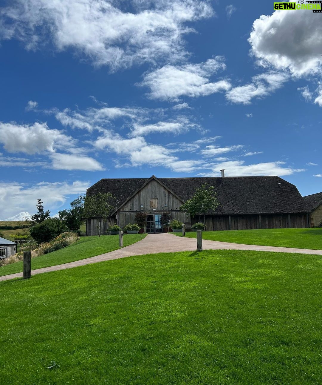 Sadri Alışık Instagram - Good memories 🌲🌿🚴♂️ #tb🔙 Soho Farmhouse