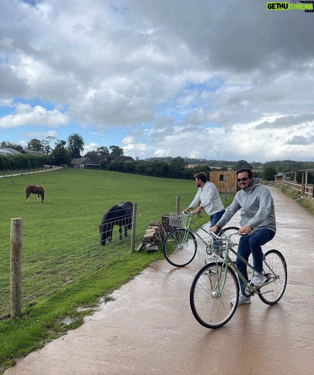Sadri Alışık Instagram - Good memories 🌲🌿🚴♂️ #tb🔙 Soho Farmhouse