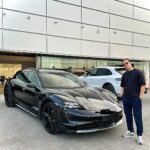 Sadri Skander Instagram - 🔥🔥🔥 Hier retour de l’été, l’occasion d’essayer chez @porsche_centre_tunis le Porsche Taycan Cross Turismo 4 et ses 476ch ⚡️⚡️⚡️ Full black, Full électrique. Mon modèle préféré chez Porsche (hors 911). Tunisia