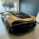 Sadri Skander Instagram - De retour cher mon dealer préféré. Avec cette merveille cette fois ci ✨ • W16 • 1 500 ch !! 😵 • 420 km/h 😮‍💨 • 99 exemplaires • 6 millions d’euros • Livraison 2024 Powwwwwwwww 😵‍💫 Bugatti Mistral ✨ . #bugatti #mistral #bugattimistral Beverly Hills, California