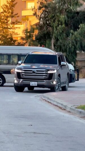 Sadri Skander Instagram - WOOW !!! 🇱🇾🇹🇳
#toyota #landcruiser #lc300 #toyotalandcruiser #tunisia #lybia