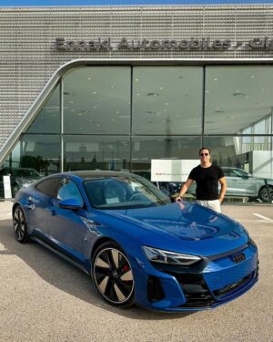 Sadri Skander Instagram - Après des mois d’attente la voici enfin… merci @audi_tunisie !!
💰 À partir de 431 000 DT
#etron #gt #etrongt #audi
