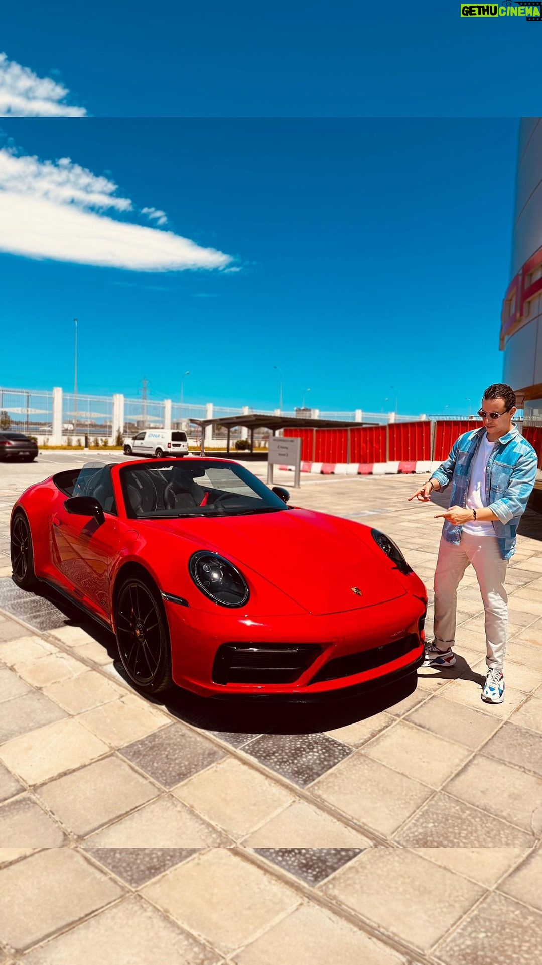 Sadri Skander Instagram - Avec la nouvelle 911 Carrera 4 GTS, direction l’espace 💫🪐✨ . . . . . #porsche #911 #porsche911 #992 #carrera #gts Tunisia