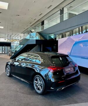 Sadri Skander Instagram - 🇹🇳 La Nouvelle Classe A -fintion AMG 🔥
💰Prix à partir de : 159 000 DT
💰Prix du modèle essayé AMG : 185 000 DT

@mercedes_benz_tunisie