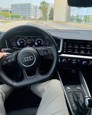Sadri Skander Instagram - Ce soir c’est Nouvelle Audi A1 S-Line 🇹🇳
💰Prix à partir de : 118 000 DT
💰Prix du modèle essayé S Line : 130 000 DT