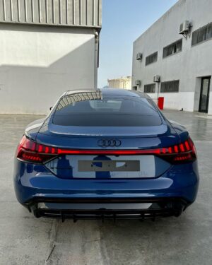 Sadri Skander Instagram - Après des mois d’attente la voici enfin… merci @audi_tunisie !!
💰 À partir de 431 000 DT
#etron #gt #etrongt #audi