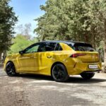 Sadri Skander Instagram - Après avoir fait son lancement, on a pu essayer aujourd’hui la toute nouvelle Astra ✨ Pour moi plus belle compact du marché, MAGNIFIQUE. Et très bon moteur de 130ch turbo. Prix: à partir de 107 900 DT full options, boite auto. @opel_tn . . #opel #opelastra #astra Tunisia