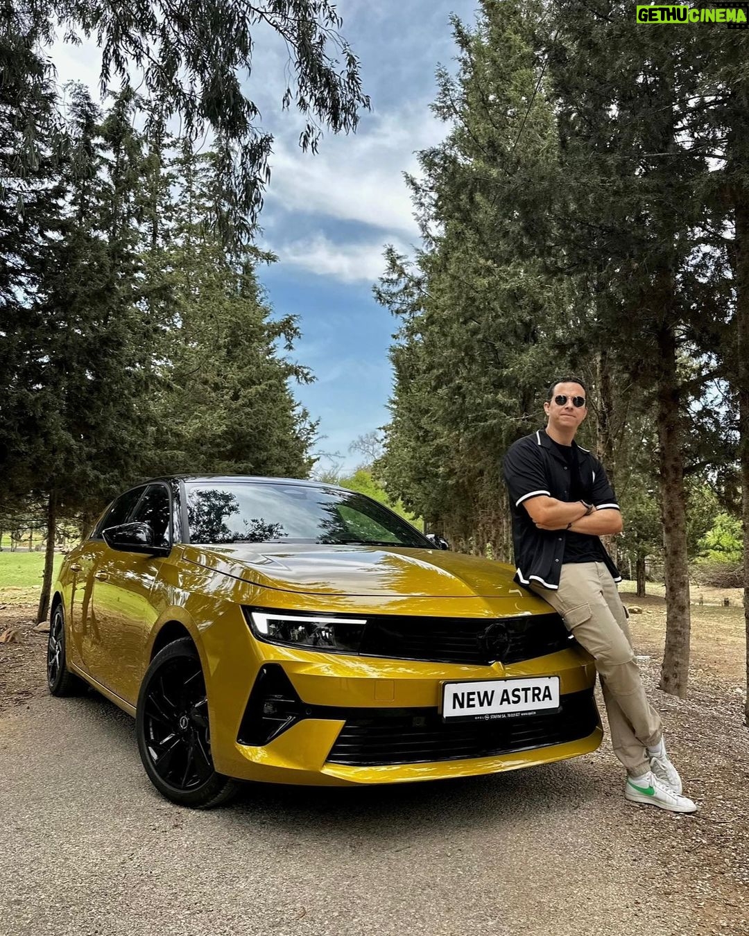 Sadri Skander Instagram - Après avoir fait son lancement, on a pu essayer aujourd’hui la toute nouvelle Astra ✨ Pour moi plus belle compact du marché, MAGNIFIQUE. Et très bon moteur de 130ch turbo. Prix: à partir de 107 900 DT full options, boite auto. @opel_tn . . #opel #opelastra #astra Tunisia