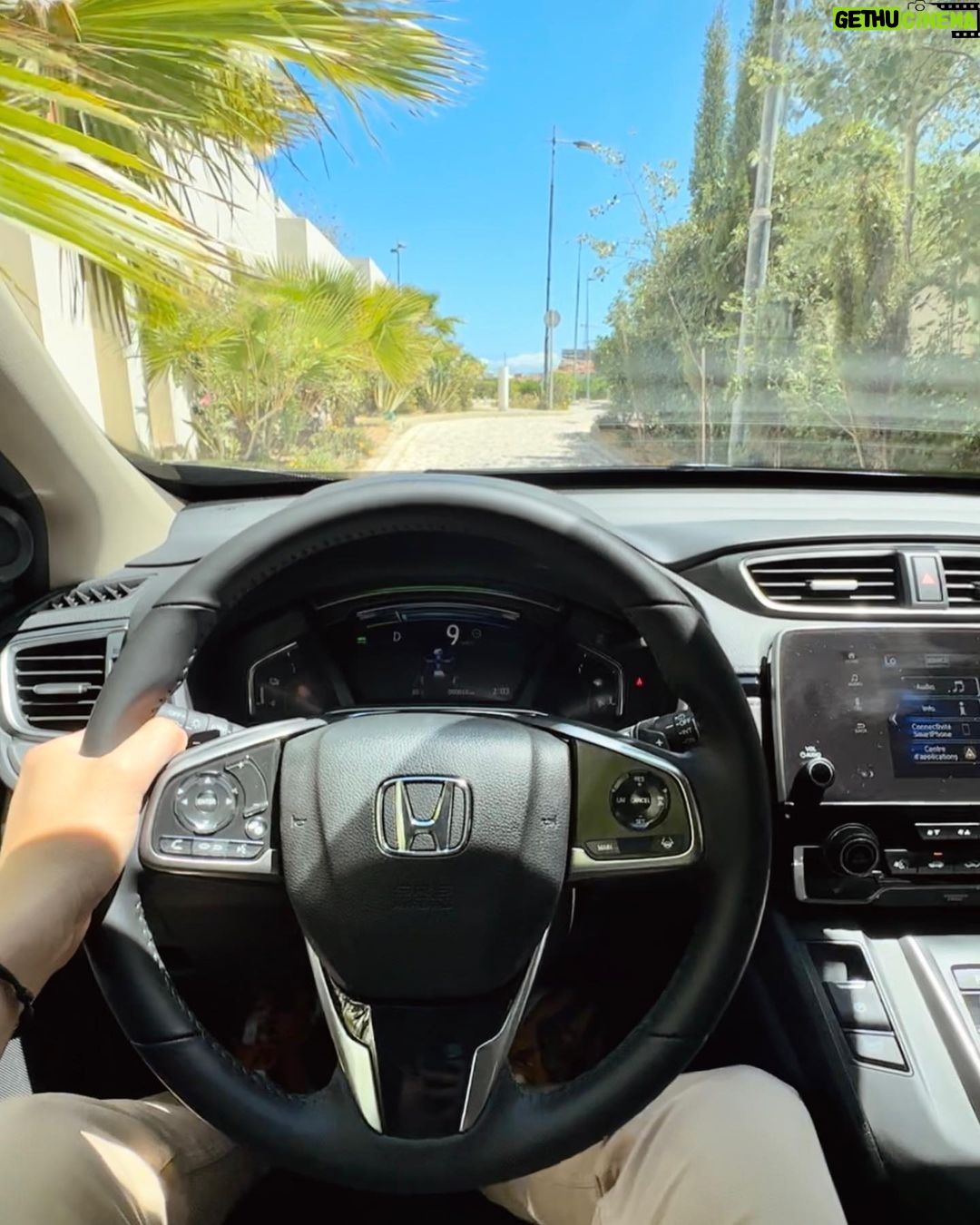 Sadri Skander Instagram - En direct avec le Nouveau HONDA CR-V Hybrid ⚡️e:HEV @honda.tunisie Gammarth