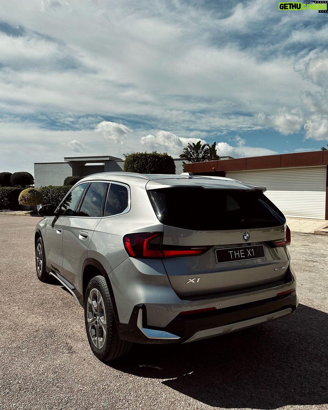 Sadri Skander Instagram - Après l’avoir découvert au show room @bmw.tunisia on a pris le tout nouveau BMW X1 pour l’essayer sur nos routes🚦 . . . . . #bmw #x1 #bmwx1 Tunisia