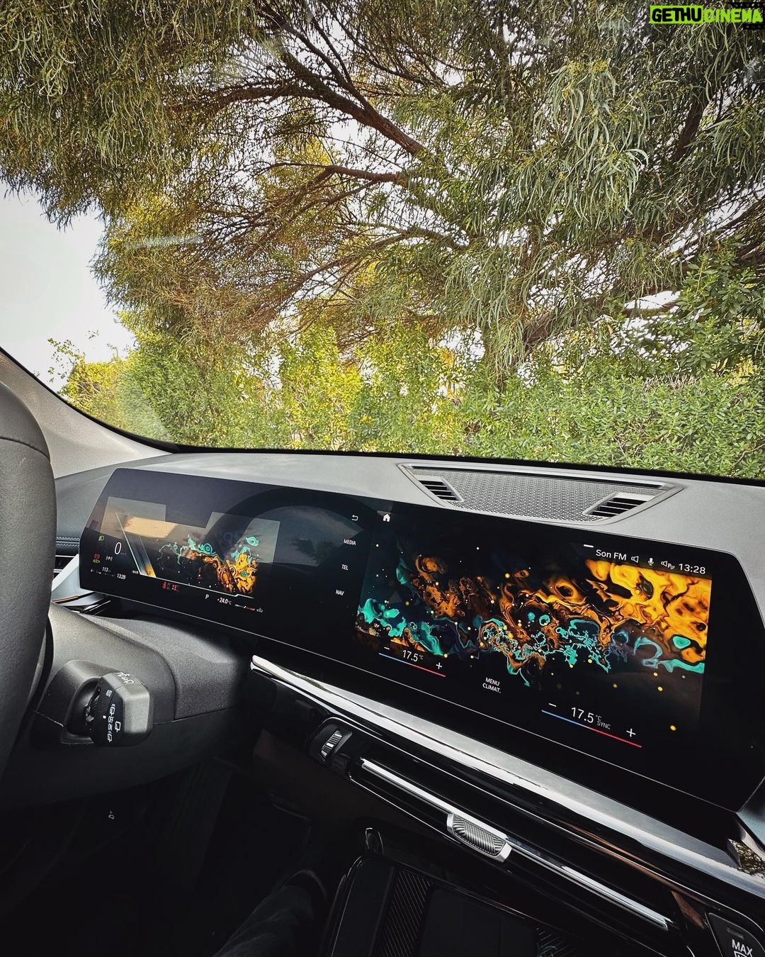 Sadri Skander Instagram - Après l’avoir découvert au show room @bmw.tunisia on a pris le tout nouveau BMW X1 pour l’essayer sur nos routes🚦 . . . . . #bmw #x1 #bmwx1 Tunisia