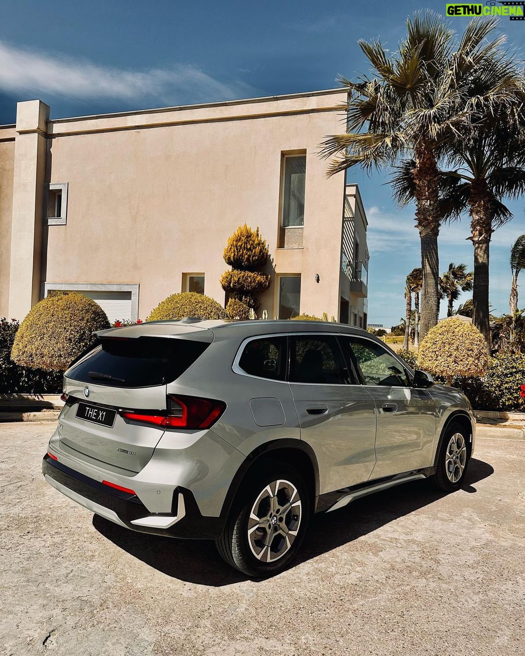 Sadri Skander Instagram - Après l’avoir découvert au show room @bmw.tunisia on a pris le tout nouveau BMW X1 pour l’essayer sur nos routes🚦 . . . . . #bmw #x1 #bmwx1 Tunisia
