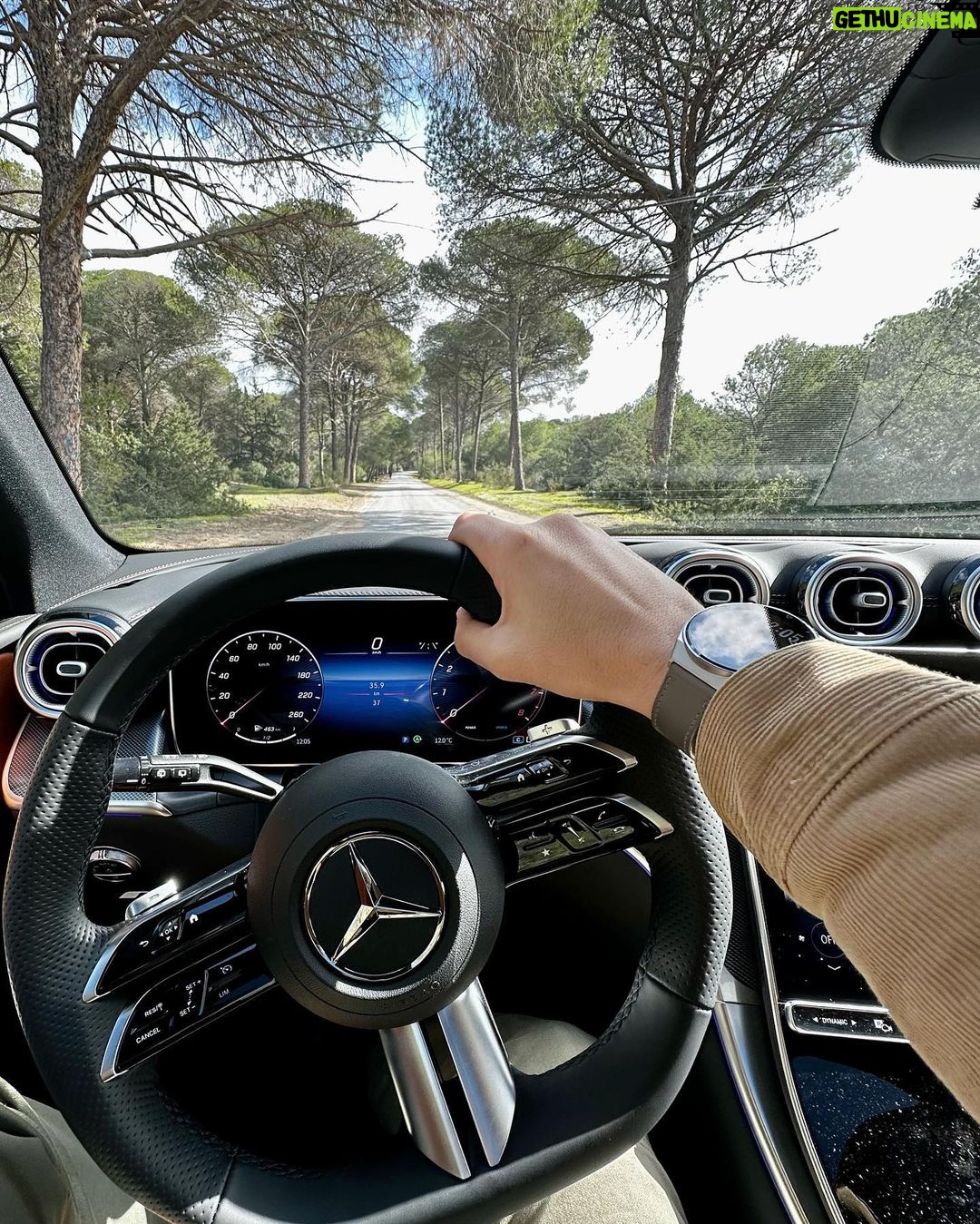 Sadri Skander Instagram - Essai du nouveau Mercedes GLC AMG 4 matic 🇹🇳 💰À partir de 280 000 DT . . . . . . . #mercedes #glc #mercedesglc #amg #4matic Tunisia
