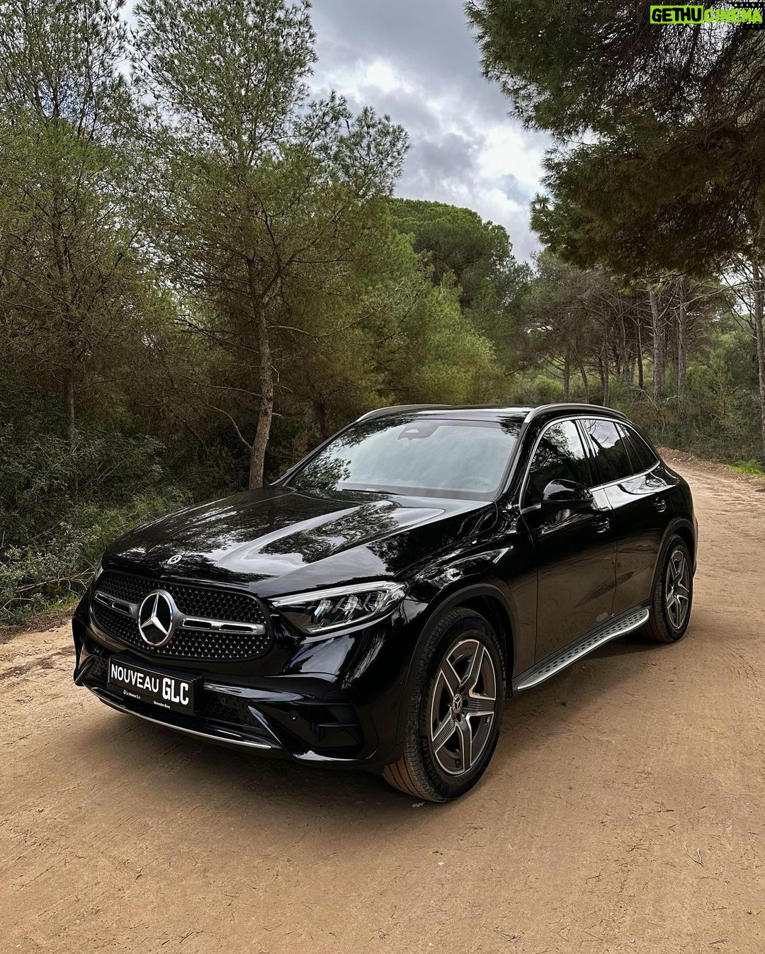 Sadri Skander Instagram - Essai du nouveau Mercedes GLC AMG 4 matic 🇹🇳 💰À partir de 280 000 DT . . . . . . . #mercedes #glc #mercedesglc #amg #4matic Tunisia