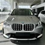 Sadri Skander Instagram - Revolution de style pour le nouveau X1, a peine lancé en Europe et déjà chez @bmw.tunisia un sérieux concurrent au Q3 et GLA, look futuriste comme son intérieur inspiré du iX, je suis fan ! . 💰À partir de 174 000 DT . . . . . . #bmw #bmwx1 #x1 Tunisia