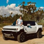 Sadri Skander Instagram - Quel monstre ! Jamais vu ça !!! + de 1000ch !!!! Nouveau Hummer EV California