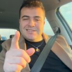 Safa Sarı Instagram - Şarkı söylerken kendini çok sexy sananlar Libido killer vokal …Sürpriz sonlu….