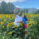 Safa Sarı Instagram – Çiçekler arasında, en güzel çiçekle 🥰 Şenyurt Kasabası