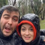 Safa Sarı Instagram - Canım , Kübra’m ,biricik eşim ,ruhum iyi ki doğdun iyi ki benimle evlendin iyi ki beni hayatına ortak ettin seni çok seviyorum …❤️ hayatımı yanımda olarak , yeni anılar biriktirerek , beni çok severek şereflendirir misin ? 🌸çünkü; ben seni çok seviyorum iyi ki varsın canımmmm 🥰