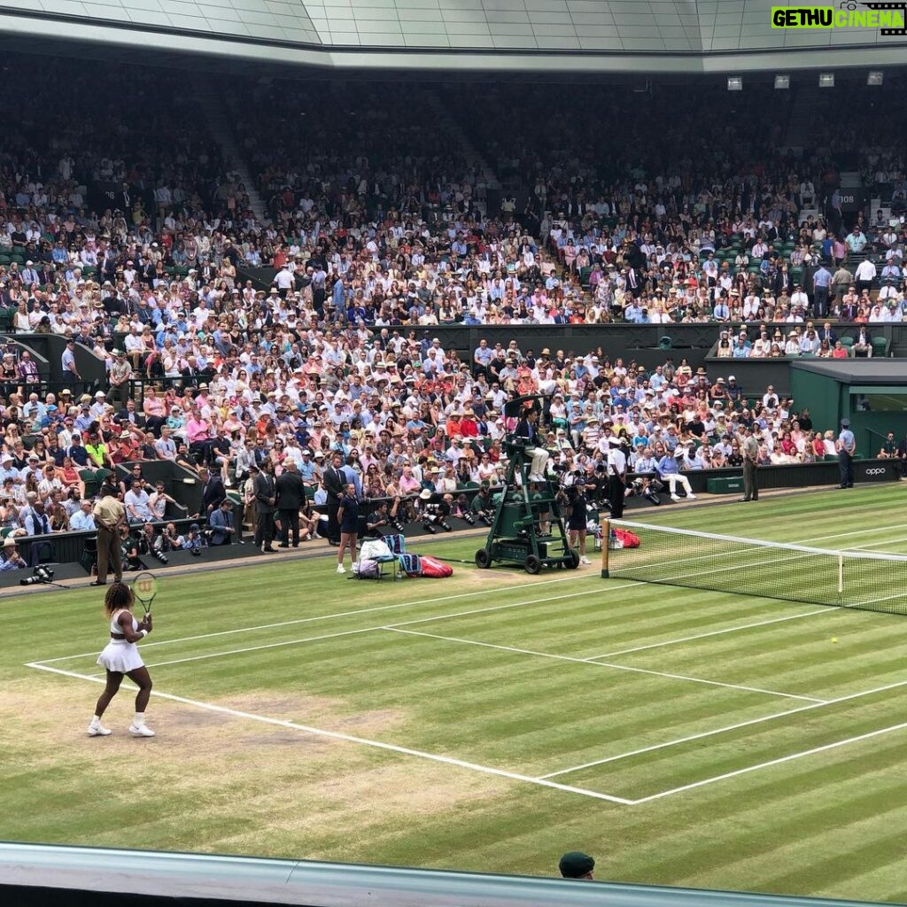 Saffron Burrows Instagram - back for the finals #Wimbledon2019 @kellybushnovak @ajbalian @nonipunk Go Serena! @serenawilliams