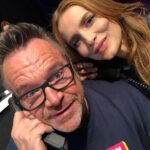 Saffron Burrows Instagram - @thetomarnold on the phones.. one hour left to pledge to vote! @whenweallvote #telethonforamerica