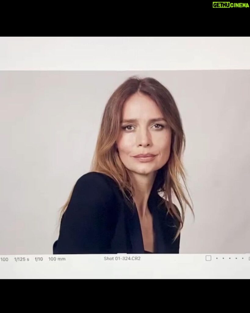Saffron Burrows Instagram - It’s my Birthday ! Did this shoot, London style - Thank you wonderful @kaymontano my friend since I was 16💄 @chanelofficial and the brilliant @billiescheepersphotography 📸 @styland #fifty #50 #London hanging with friends after @kaymontano @wilder.botanics @hammarl