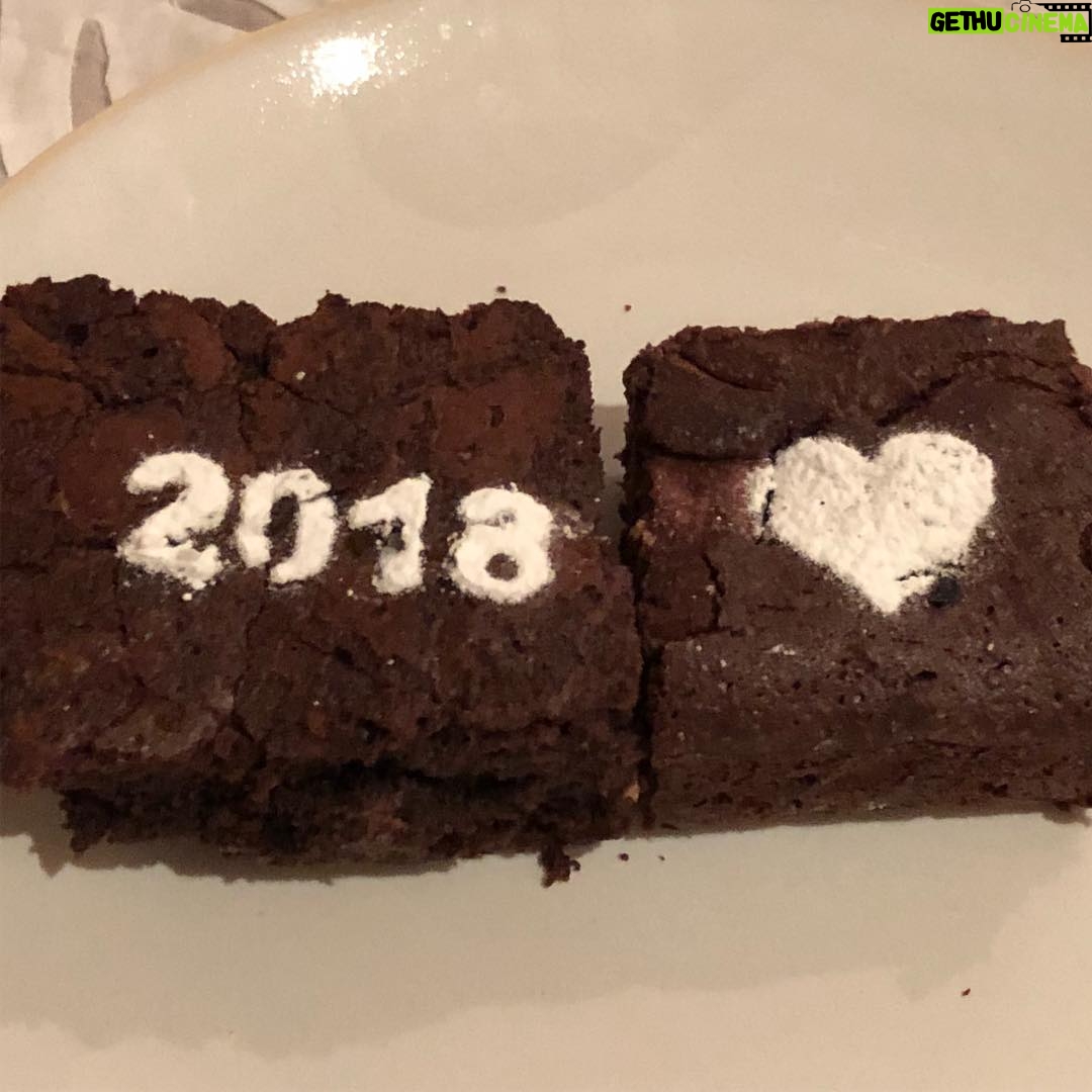 Saffron Burrows - 613 Likes - happy new year from North London ❤️@madebymarlymiyo