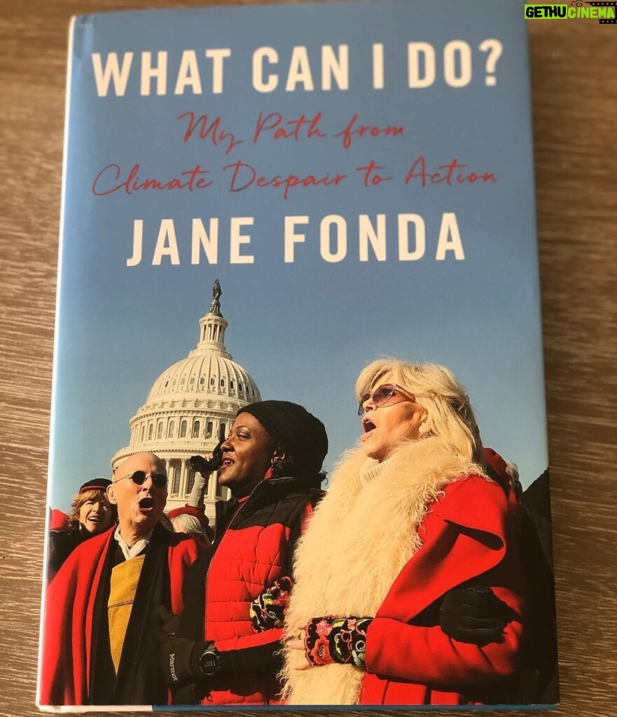 Saffron Burrows Instagram - I’m reading this brilliant, crucial, life-altering call to action. #whatcanido Out Sept 8th - pre order now: janefonda.com/whatcanido @janefonda @firedrillfriday 100% of the proceeds go to @greenpeaceusa #climatechange