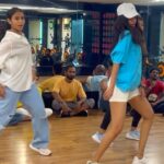 Sahana Sarvesh Instagram - Happy place ♥️ Regular classes w me every Sunday! DNcing w cutie @the.dancing_dentist @khushimehra.25 who got cropped out sorrryyy 😩 #heeriye #bollywood #dulqersalman #jasleen #music #dancelife #workshop #happyplace #dancers