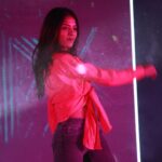 Sahana Sarvesh Instagram - Not me asking the principal of @dgvaishnav_college @vfest.vie to dance with me on stage and then giggling. Please don’t ask me to speak on stage, I’ll blabber :) Thank you for having me @dgvaishnav_college , Tarun for organising this! Absolutely loved being there ♥️ DG Vaishnav College