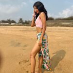 Sahana Sarvesh Instagram - Where is my @ap.dhillxn and why isn’t he recording videos of me . . . . #beachvibes #portraitphotography