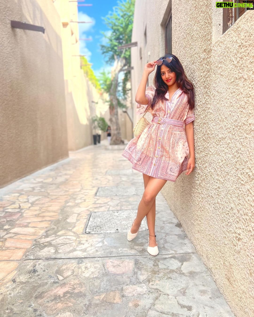 Sahana Sarvesh Instagram - Dwelling in the hues of brown 🧴 . . . . #dubai🇦🇪 #travel #traveler #dubai❤️ #arabianteahouse #travelstyle #solotravel #travelphotography #travelling Arabian Tea House