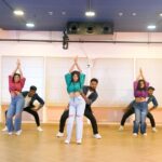 Sahana Sarvesh Instagram - Telugu fam this is for you ♥️ Choreography 💃🏽 : @sahanasarvesh Music mix 🎵 : @ashwathamamusic thank you for always bringing my ideas to life with your creativity! Shot by 📷: @shotbyazzez Edit ✍️@cutscoffeestudio My dear lovely dancers ♥️ @_ninofernando_ @faxsx_ @the.dancing_dentist @kaviyamaran_27 Space♥️ @tattva_thestudio @adityamusicindia @adityamusicteluguofficial @sreeleela14 @urstrulymahesh @directortrivikram @musicthaman #telugu #telugucinema #maheshbabufans #kurchimadathapetti #tollywood #dance #passion #sreeleela #tollywoodactress