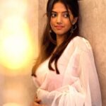 Sahana Sarvesh Instagram - Super happy to be associated with @knotsandrings for this wedding season! Come visit ‘Wedding and beyond’ by Kalyanamalai happening on the 28th and 29th of October at Chennai trade centre! Shot and edited by @frames_arw #weddingexpo #weddingseason #indianwedding #indianweddings #weddingvideo #weddingvideography #weddingphotography #chennai