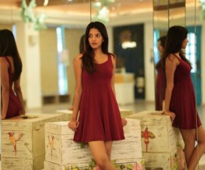 Sahana Sarvesh Instagram - Three much of me 🤷🏽‍♀️

📷 @shotbyazzez 
Location @tattva_thestudio 

#portraits #portraitphotography