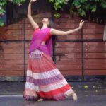 Sahana Sarvesh Instagram - Clearing my draft ☔️☔️ Began dancing and it stopped raining 😕 📸 @frames_arw Edit @cutscoffeestudio #barsoremegha #rain #rainday #bollywood #bollywooddance #aishwaryarai #ethnic #indian