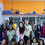 Sahana Sarvesh Instagram - Sunday well spent ♥️🥺 Been so so so long since I taught a kids class and my heart is SO full! Thank you @sukhaeducationfoundation . So happy to be doing this with you Sanju @sanjanavijayv Dancing with my baby @khushimehra.25 Thank you @nikkitha.photography for the videooo!