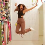 Sahana Sarvesh Instagram - You get the best of both worlds with @gocolors. Fashion plus comfort! ✨ My top picks would definitely be the solid evergreen super stretch jeggings - so comfortable, stretchable, and lets me move around in fashion. The solid brown high rise bell bottom pants - breathable and perfect for every occasion. The printed cotton formal pants, perfect for a chic look. Lastly, the Formal palazzo pants, can be styled in so many ways. Versatility at its best! Go check them out 🥰 Hookstep @jagadish.kumar 💃🏽 #gocolors #fashionstyle #fashionblogger #comfortfashion