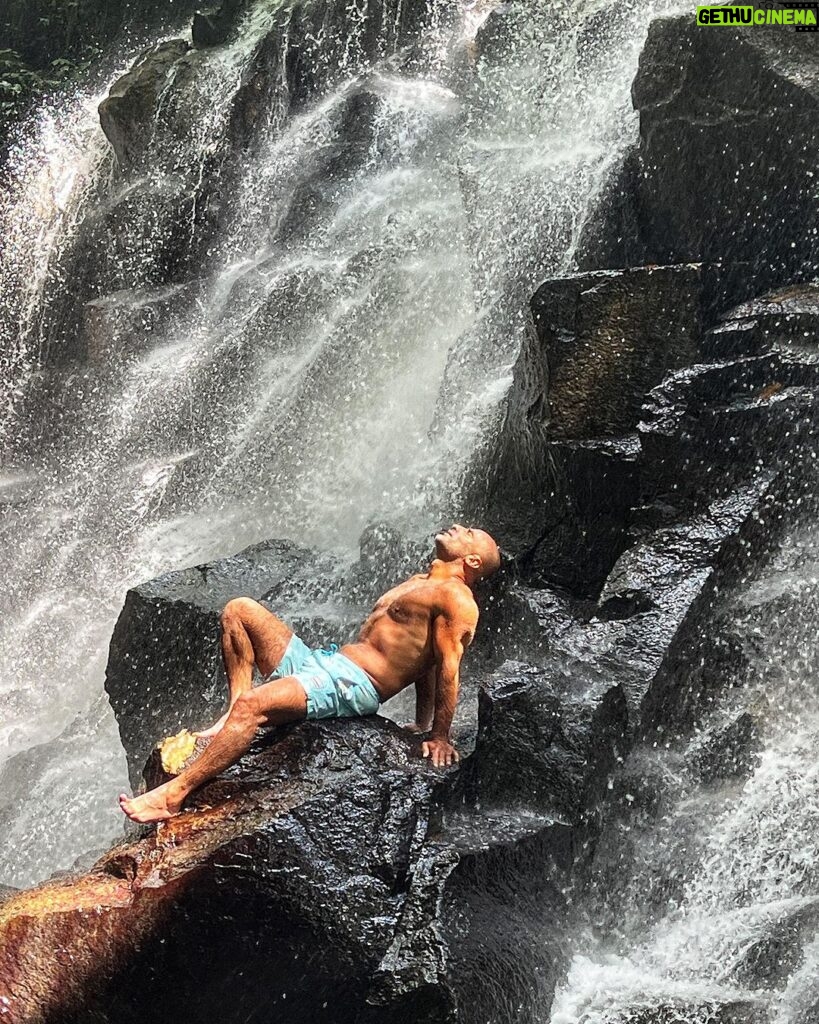 Saleh Abd El Nabi Instagram - #balidaily #waterfull #hoenymoon #actor Kanto Lampo Waterfall