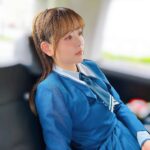Sally Amaki Instagram - ロケの休憩時間中に萌ちゃんと「助手席に乗った時の良い感じの寝顔アングル研究しよう」ってなった時の写真w . 「はい！止まって！そこそこ！」 「わかった。この角度覚えとくわ！」 っていう謎のいつ使うねんって技を取得しました🤣🤣