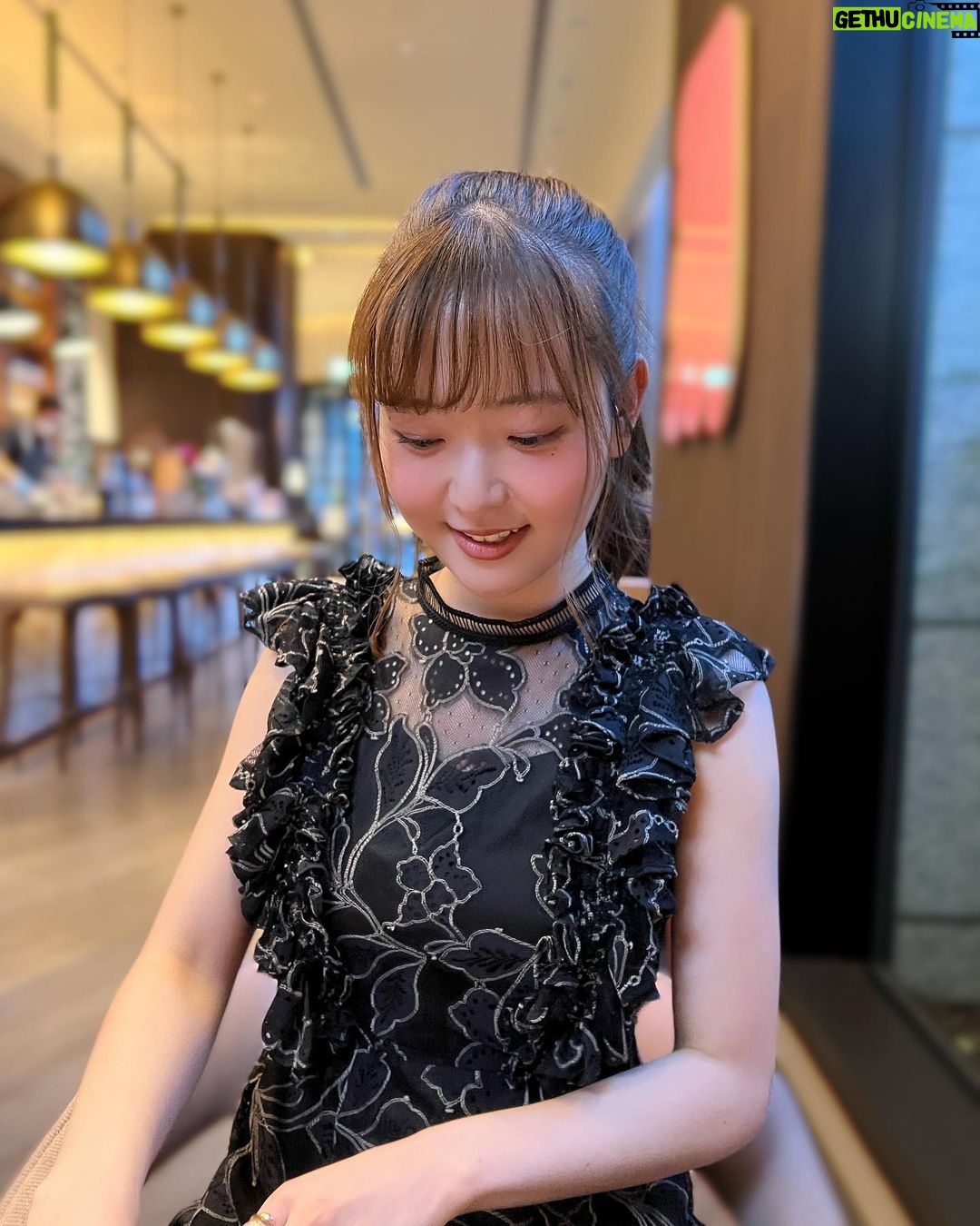 Sally Amaki - 5.3K Likes - ずっと行きたかったカフェにこの間行ったよ🥰 お久しぶりのインスタ投稿です🥰
お洋服は @snidel_official さんで萌ちゃんと色違い🥰
#カフェ #cafe