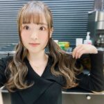 Sally Amaki Instagram – プリンアラモードになってたのでMiraree Tokyoさんでまた染めて頂きました🥰
順調に伸びてます🥰
美容院のすぐ後リハに行ったんですけど、ダンサーさんに「髪サラサラ過ぎじゃない？？」って褒められた🥰嬉しみ🥰