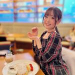 Sally Amaki Instagram - @mochizuki_rino227 ちゃんが念願のいちご🍓を食べさせてくれたよ🥰 可愛い子だ💓 知れば知るほど可愛い子だ😌 もっともっとりのちの魅力がみんなに届きますように😌 ラブ❤️ えまかっちゃんとも詩ちゃんとも音ちゃんともみなるんともご飯行こうって言ってるのにまだ行けてないから行きたいな〜(ちらっ🙎🏻‍♀️)